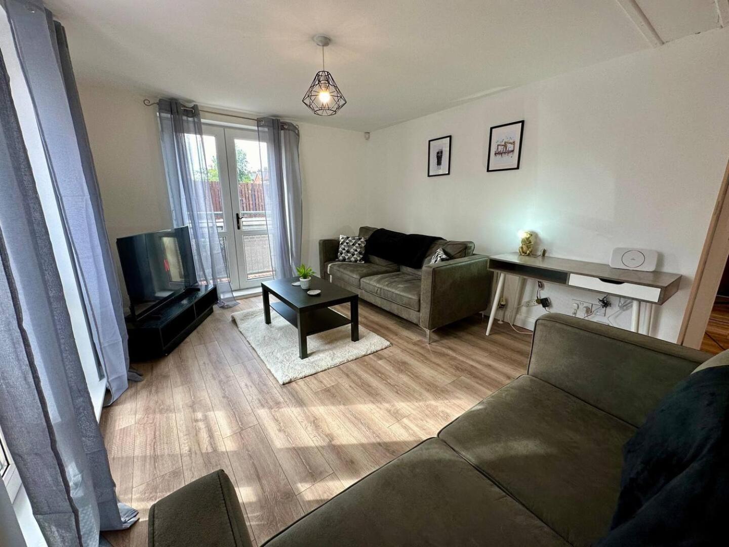 2Br City Side Apartment Belfast Exterior foto