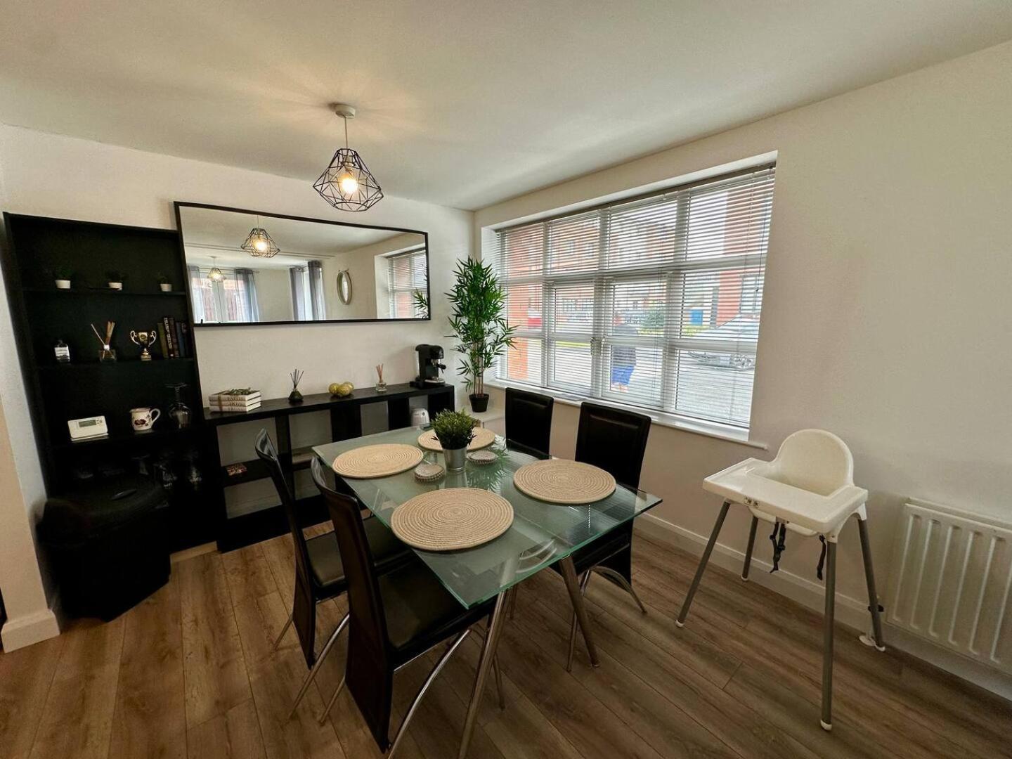 2Br City Side Apartment Belfast Exterior foto